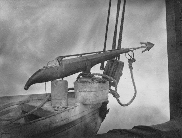 Гарпунное ружье китобойного судна фото